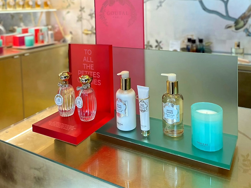 vitrine et corner parfum